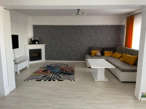Panoramic M&M apartment